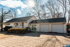 682 Sycamore St - Photo 1 of 1