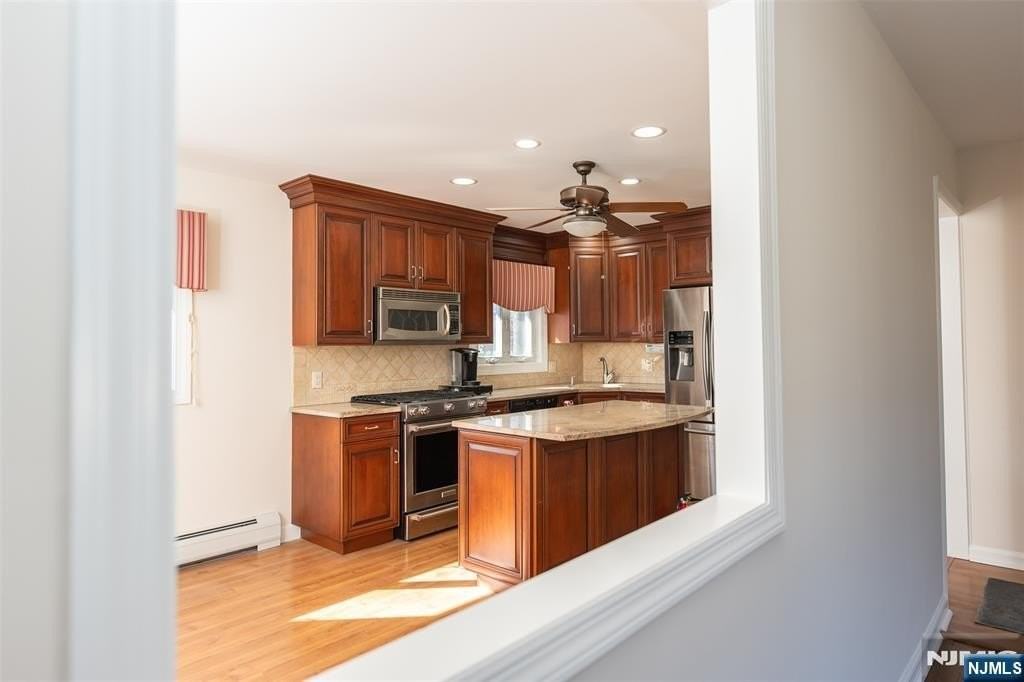 682 Sycamore St - Photo 7 of 27
