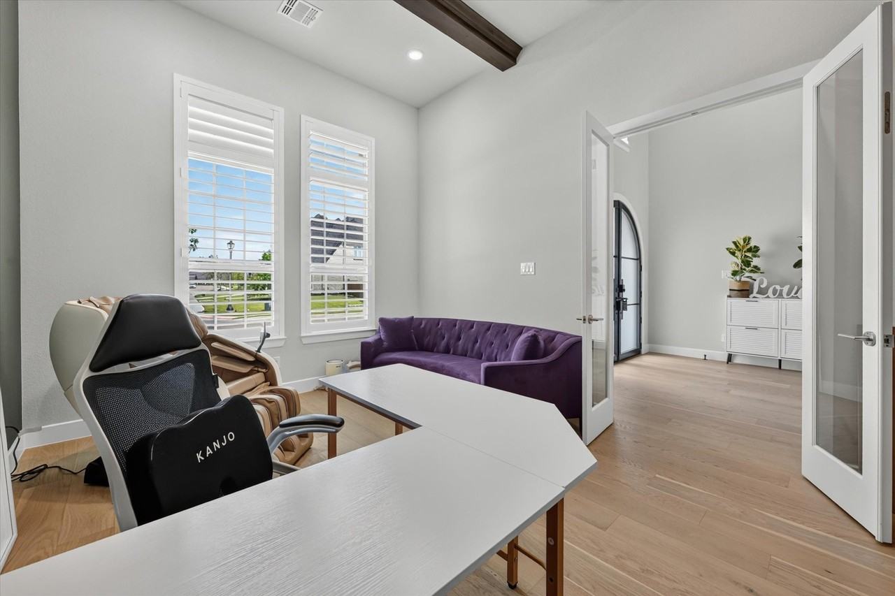321 Pecan Trl - Photo 4 of 40