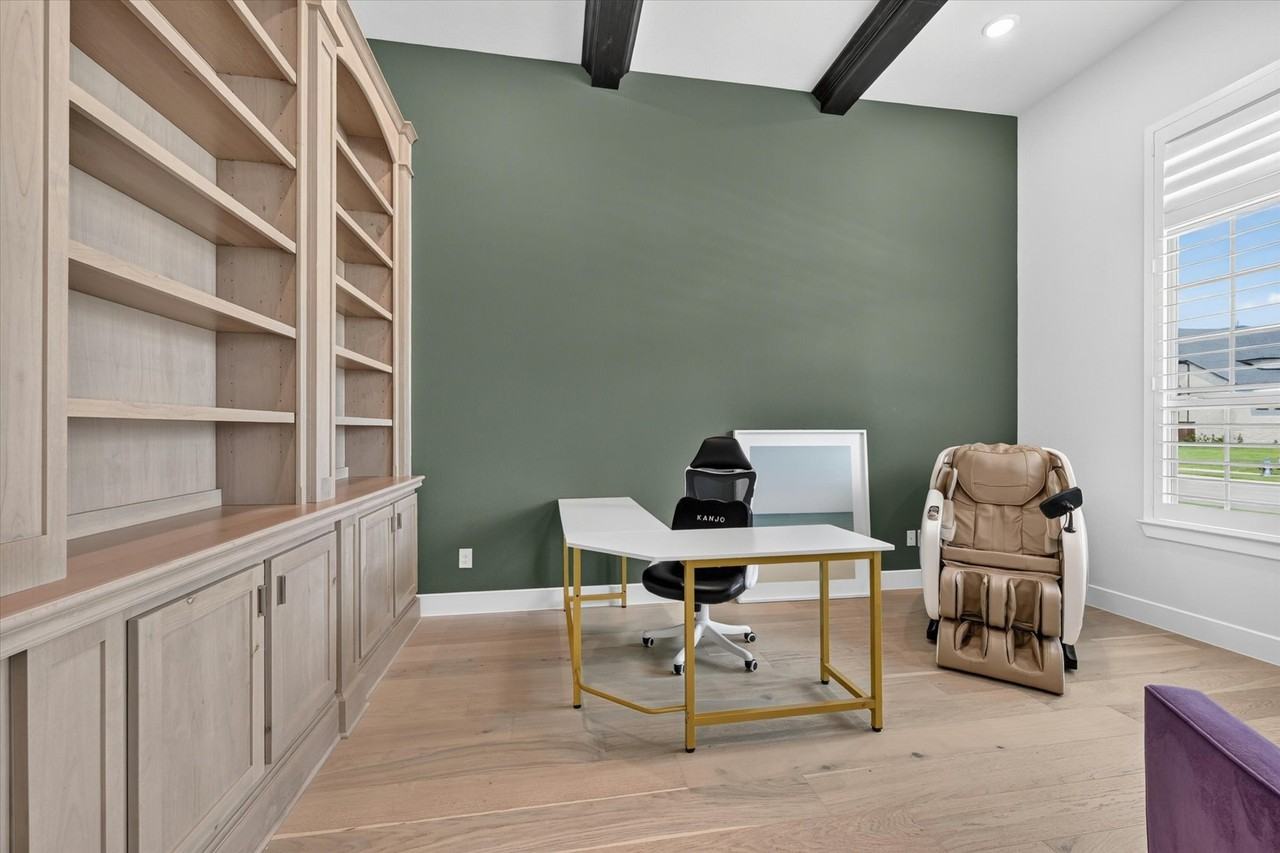 321 Pecan Trl - Photo 5 of 40