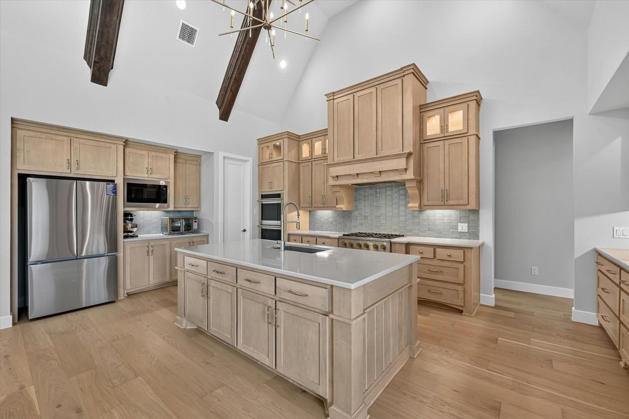 321 Pecan Trl - Photo 3 of 40