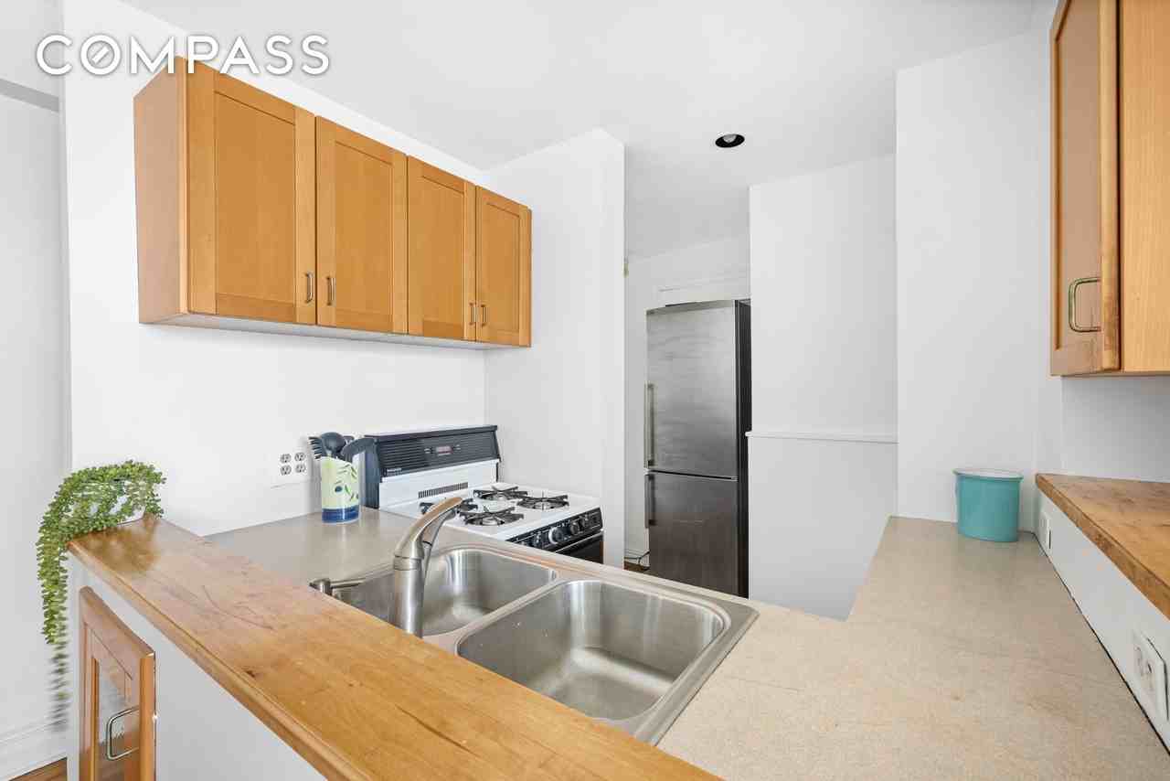 172 E 4th St #10A - Photo 4 of 8