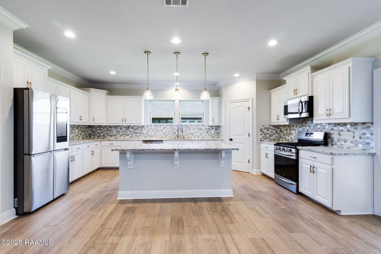 219 Finnegan Way - Photo 3 of 23