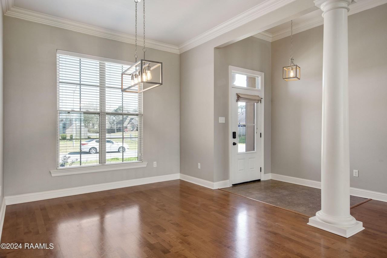 101 Green Mountain Ridge St - Photo 3 of 20