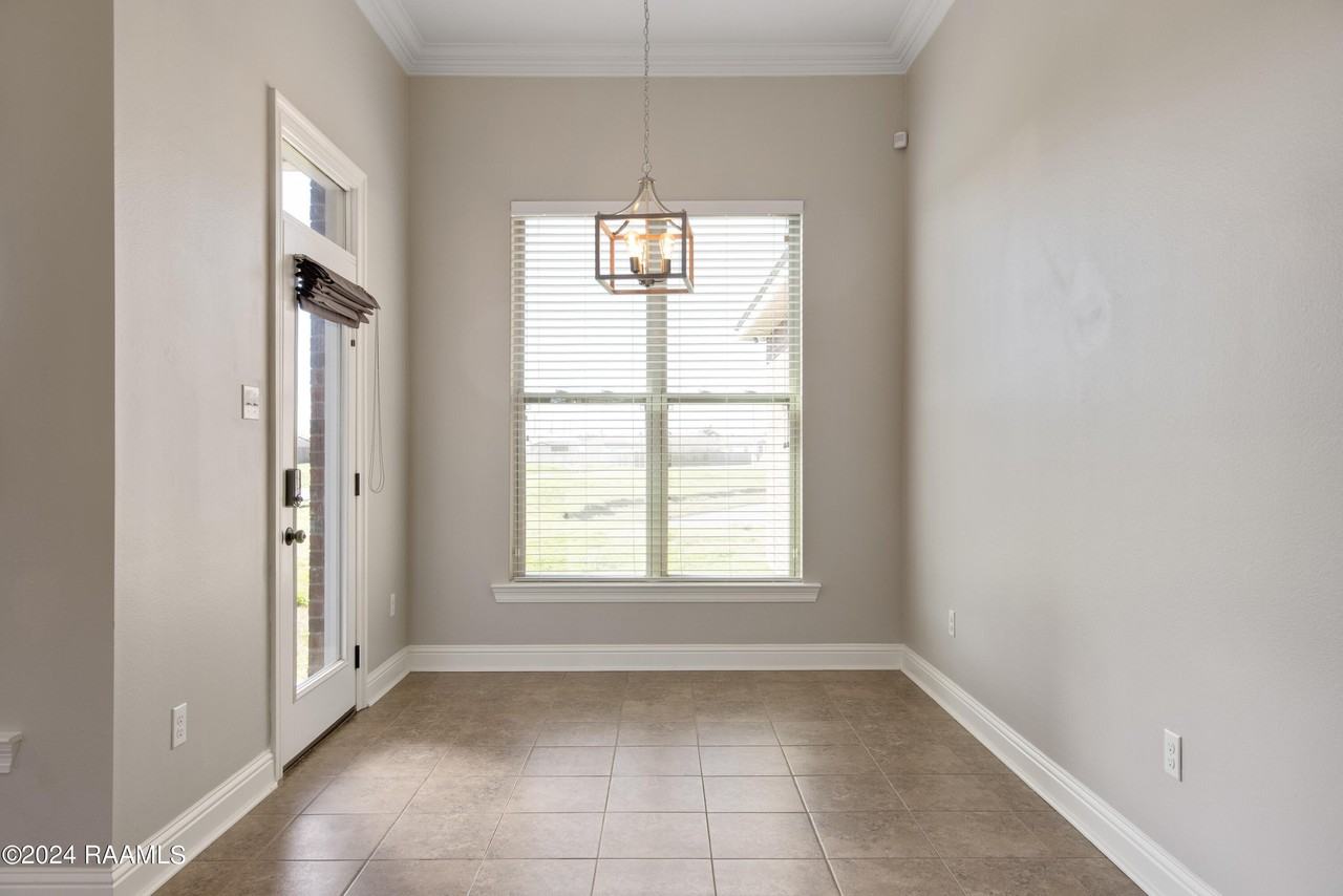 101 Green Mountain Ridge St - Photo 4 of 20
