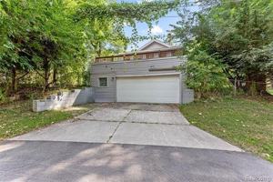 featured image of 2550 Loon Lake Rd