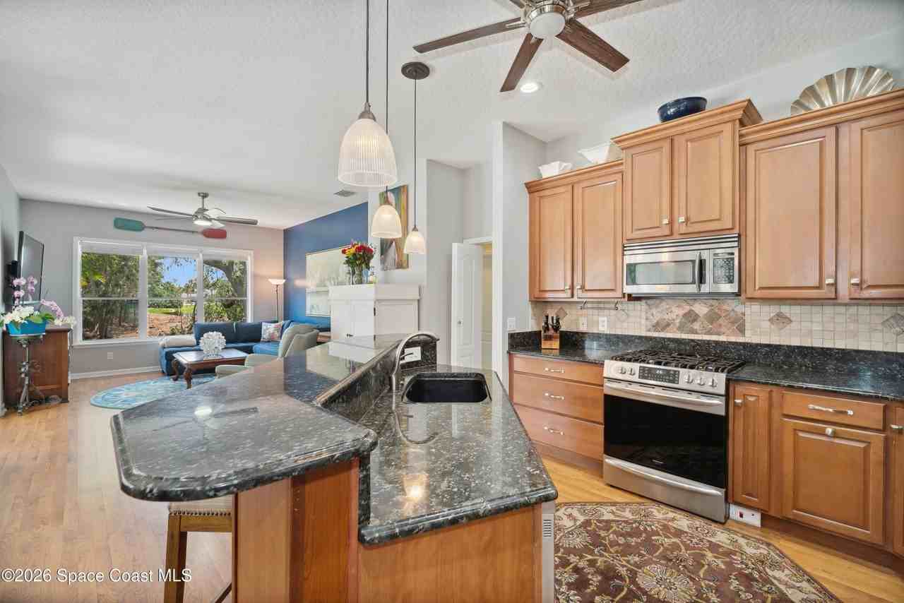 2025 Sykes Creek Dr - Photo 6 of 26