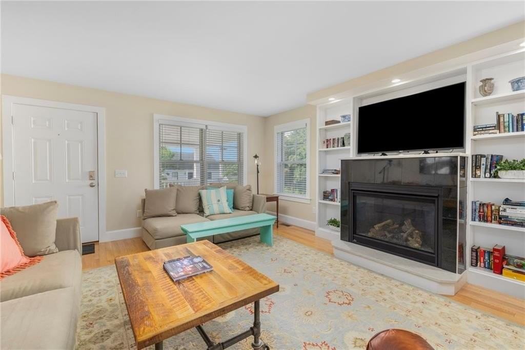 36 Beachview Ter - Photo 4 of 46