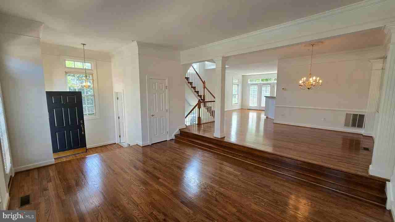 8021 Kidwell Town Ct - Photo 3 of 24