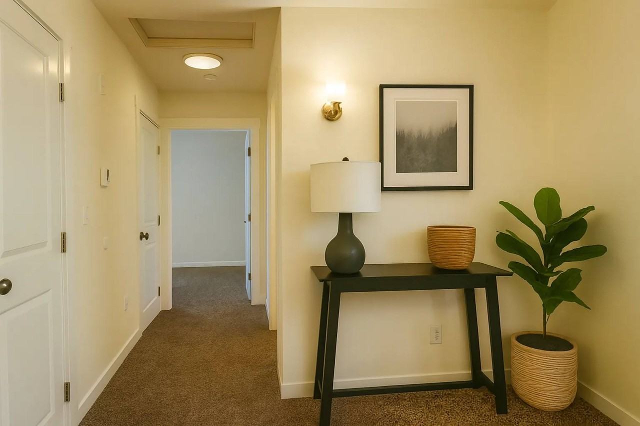 Oakes Street Apartments - Photo 6 of 22