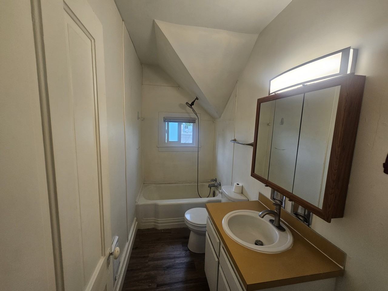 10 1/2 N Touchet St #10-1-2 - Photo 4 of 31