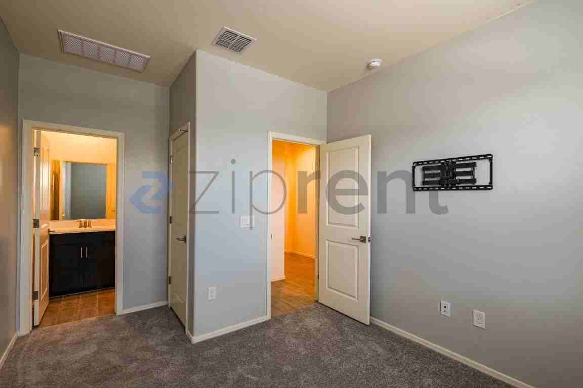 10696 W Chestnut St - Photo 7 of 29