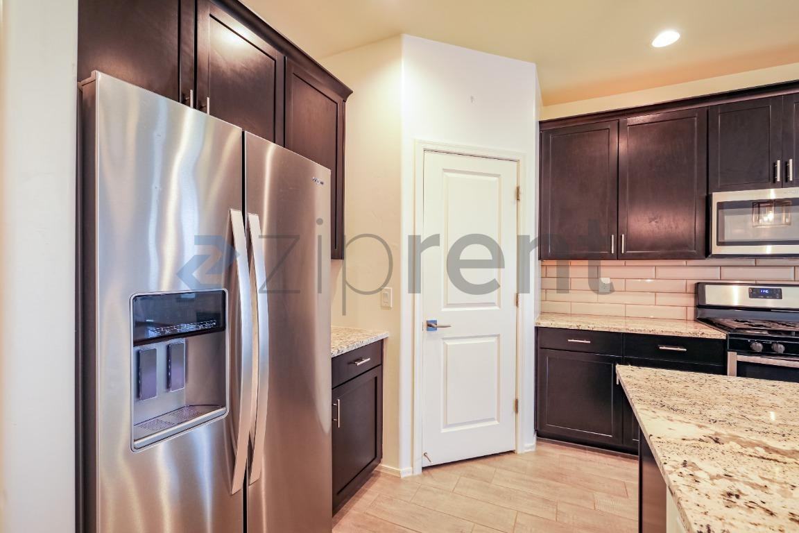 10696 W Chestnut St - Photo 6 of 29