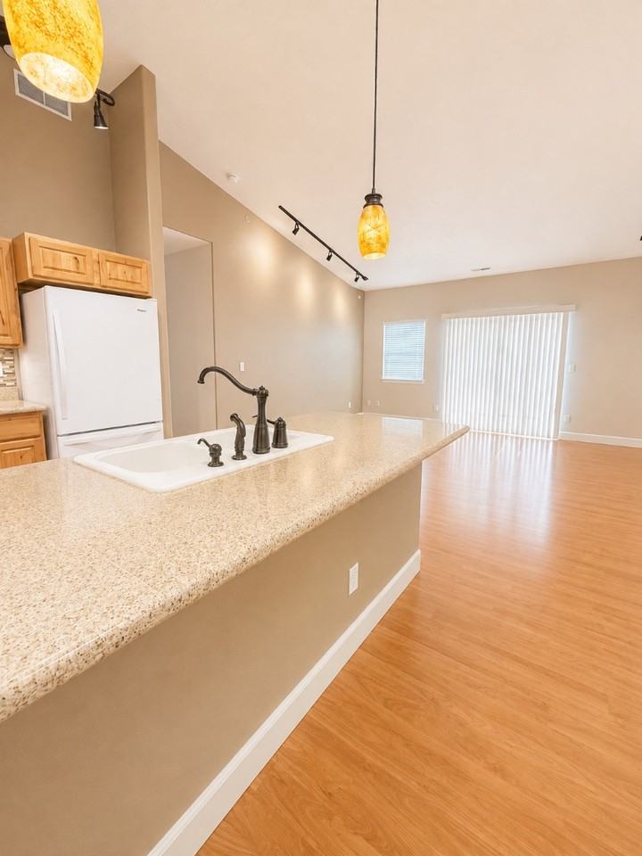 6800 Spurwing Loop - Photo 3 of 20