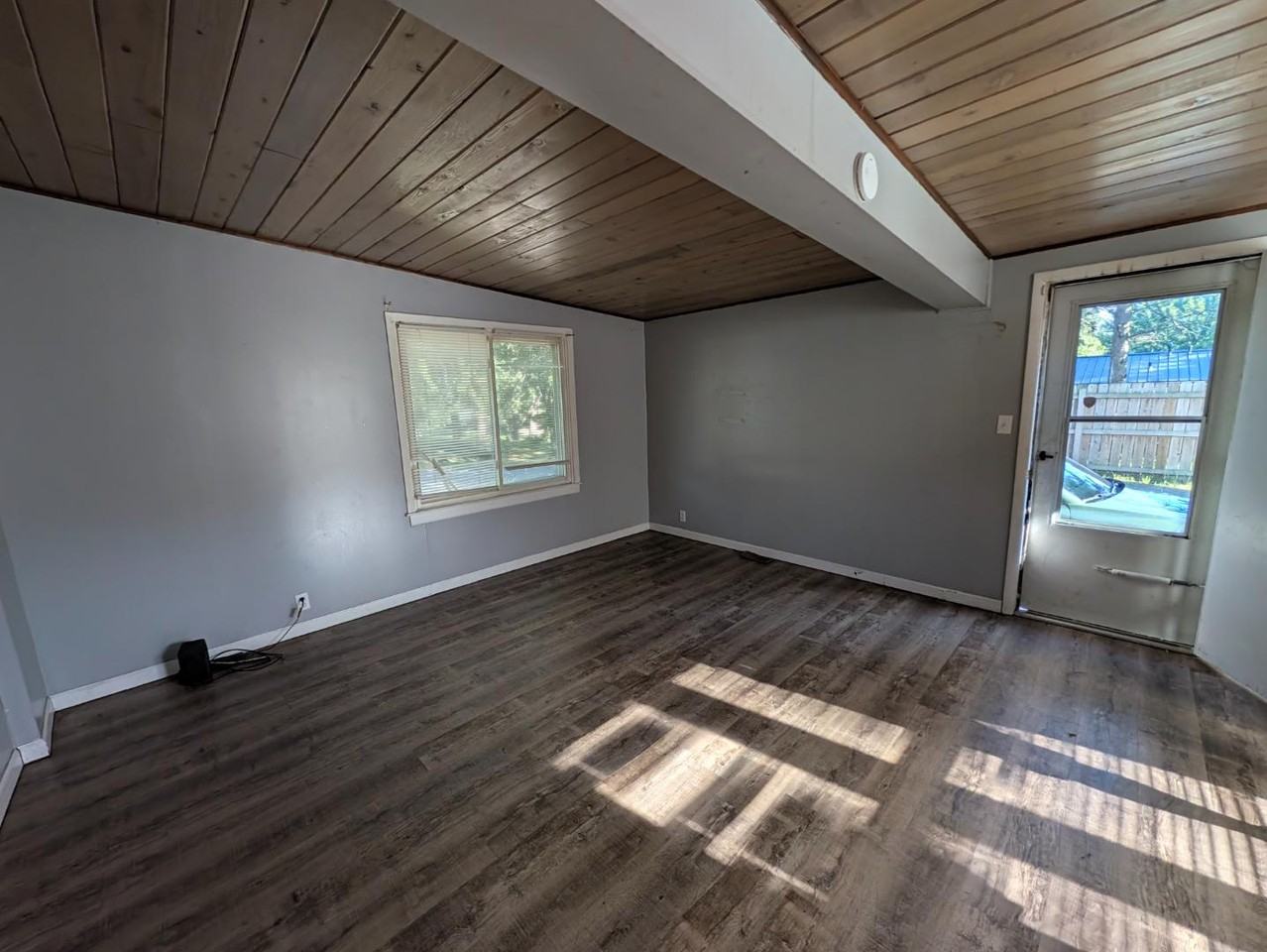 56445 Eastlea Dr - Photo 4 of 10