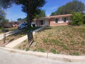 221 Park Ln - Photo 1 of 1
