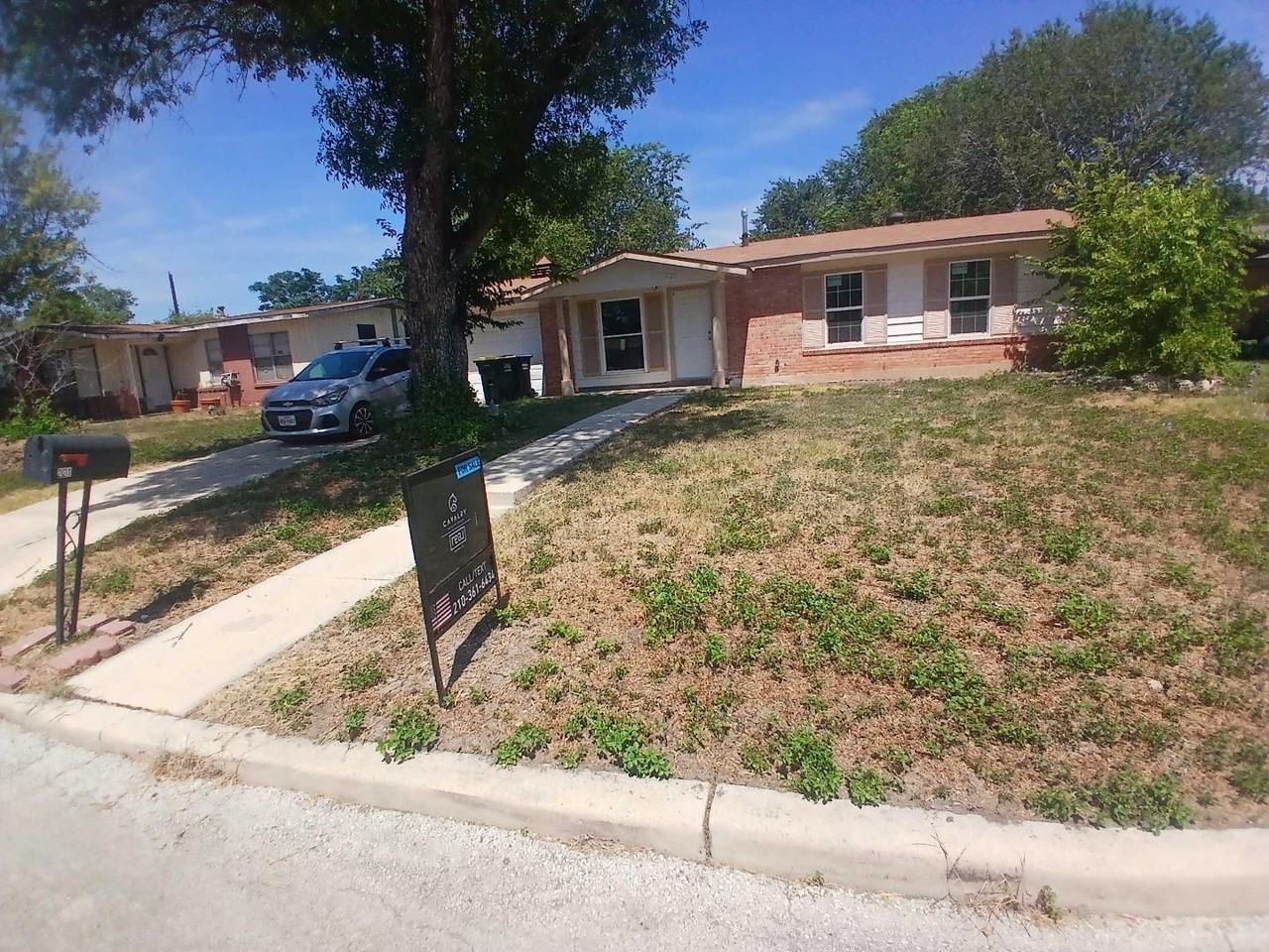 221 Park Ln - Photo 2 of 20