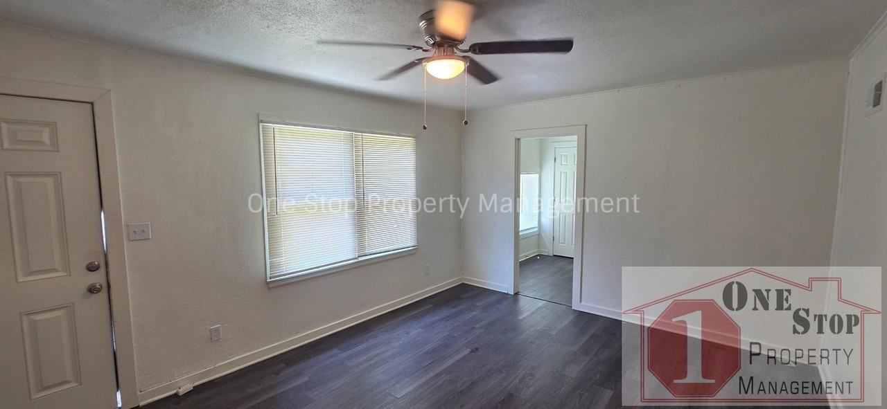8001 Brooklyn Ave - Photo 4 of 23