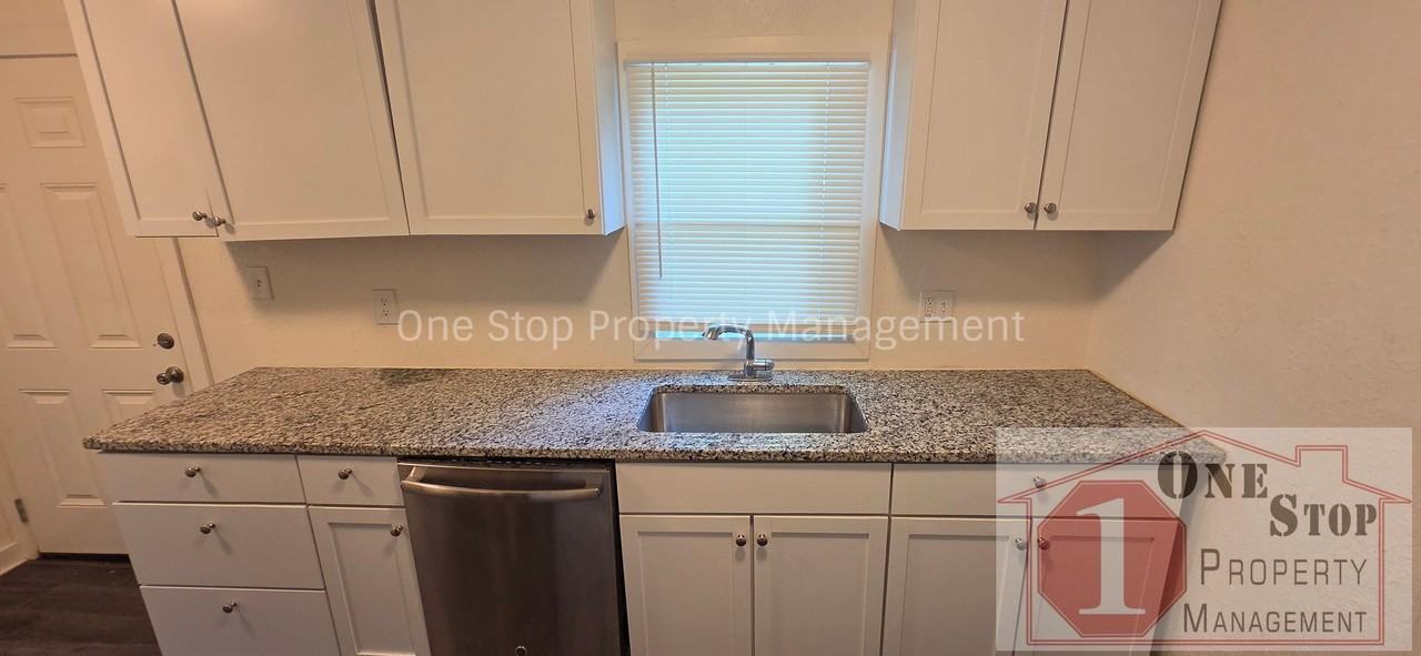 8001 Brooklyn Ave - Photo 6 of 23
