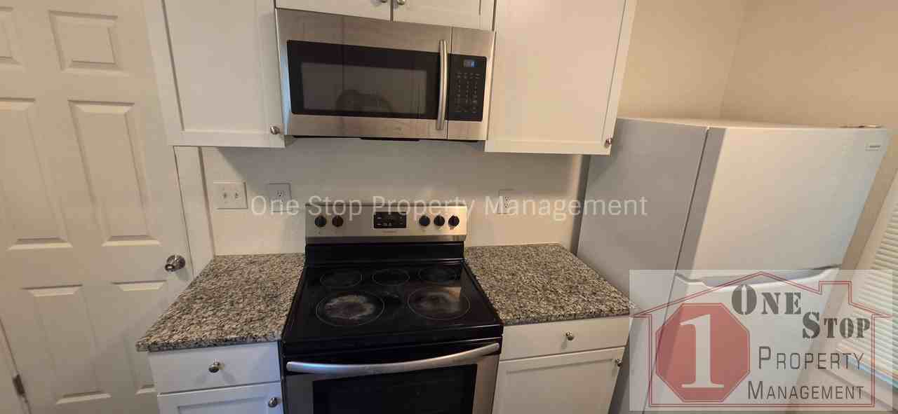 8001 Brooklyn Ave - Photo 7 of 23