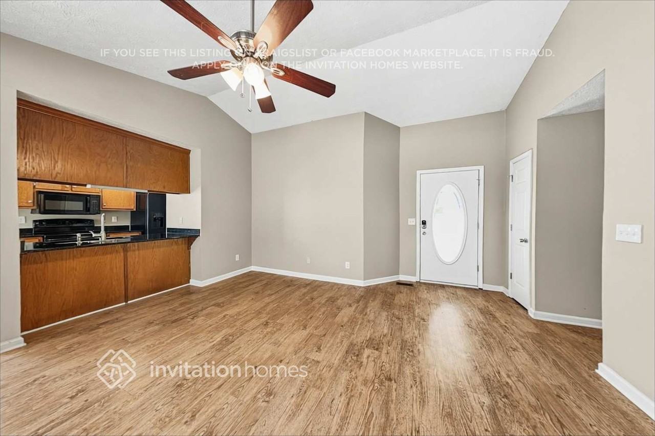 3933 Edgebrook Dr - Photo 6 of 18