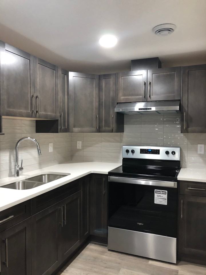 1410 17 Ave Nw - Photo 2 of 15