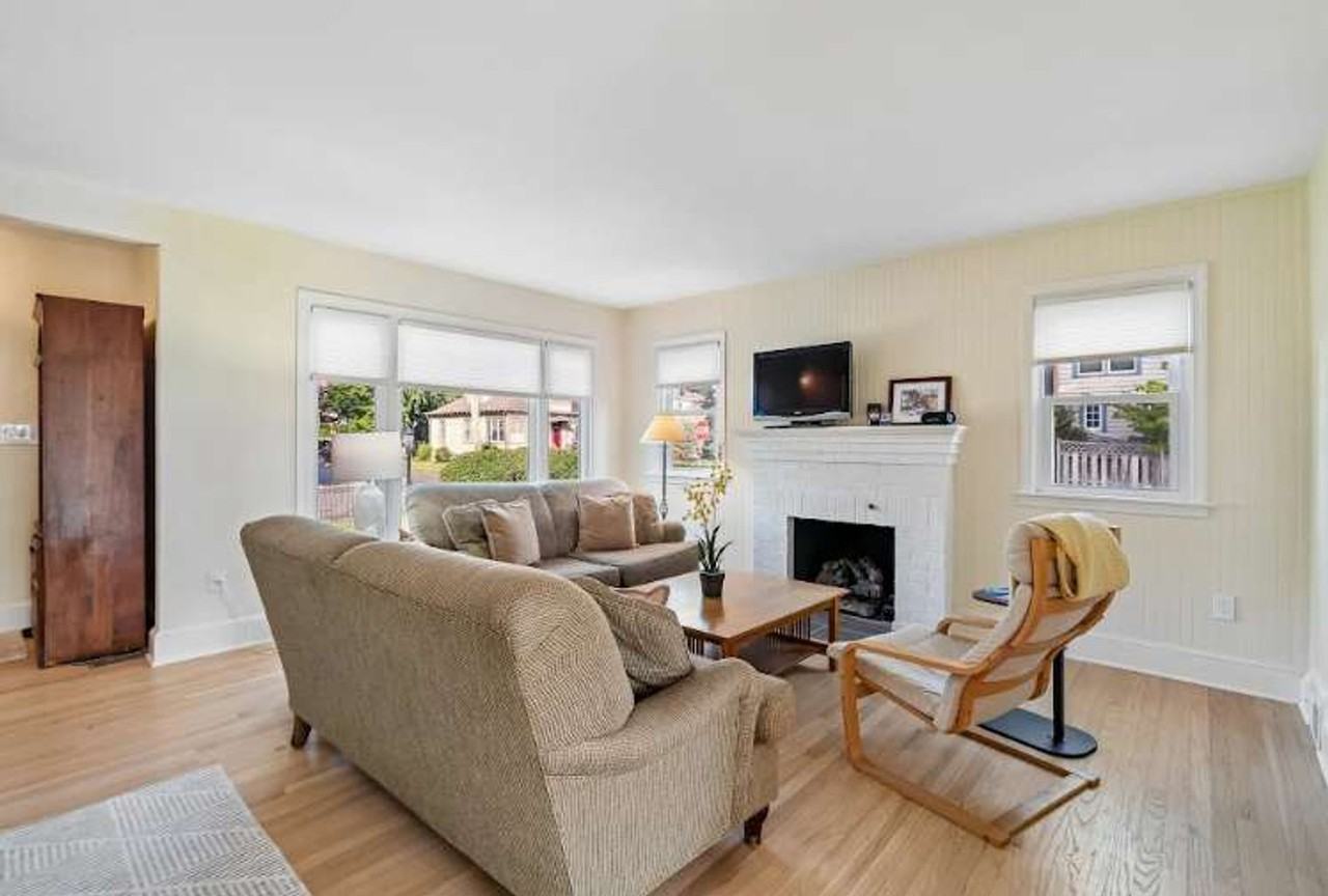601 First St #1594696P - Photo 2 of 37