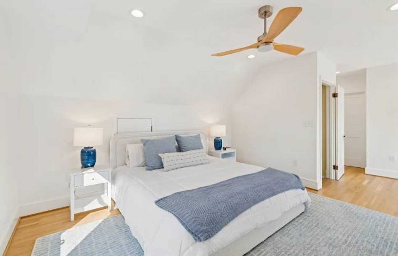 601 First St #1594696P - Photo 6 of 37