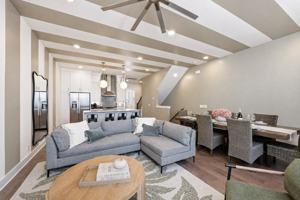 featured image of 2176 Carson St