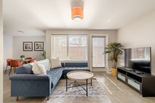 1428 Se 19th Ave - Photo 1 of 1