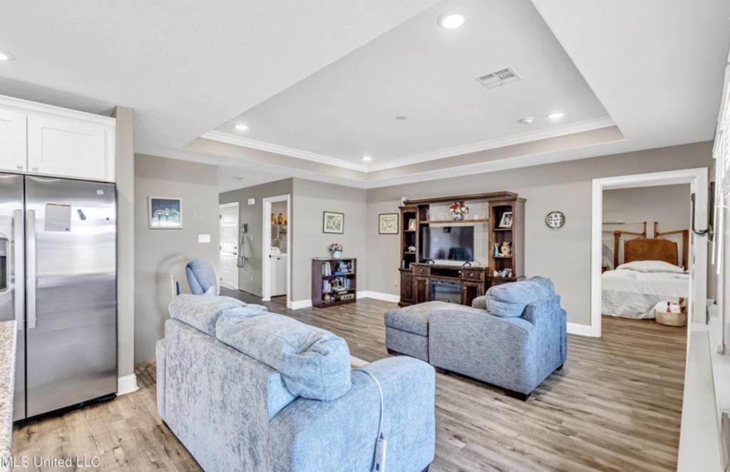 14447 Quail Ridge Dr - Photo 4 of 22