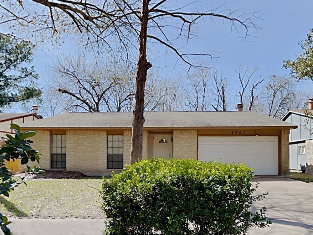 15818 Fox Springs Drive - Photo 2 of 10