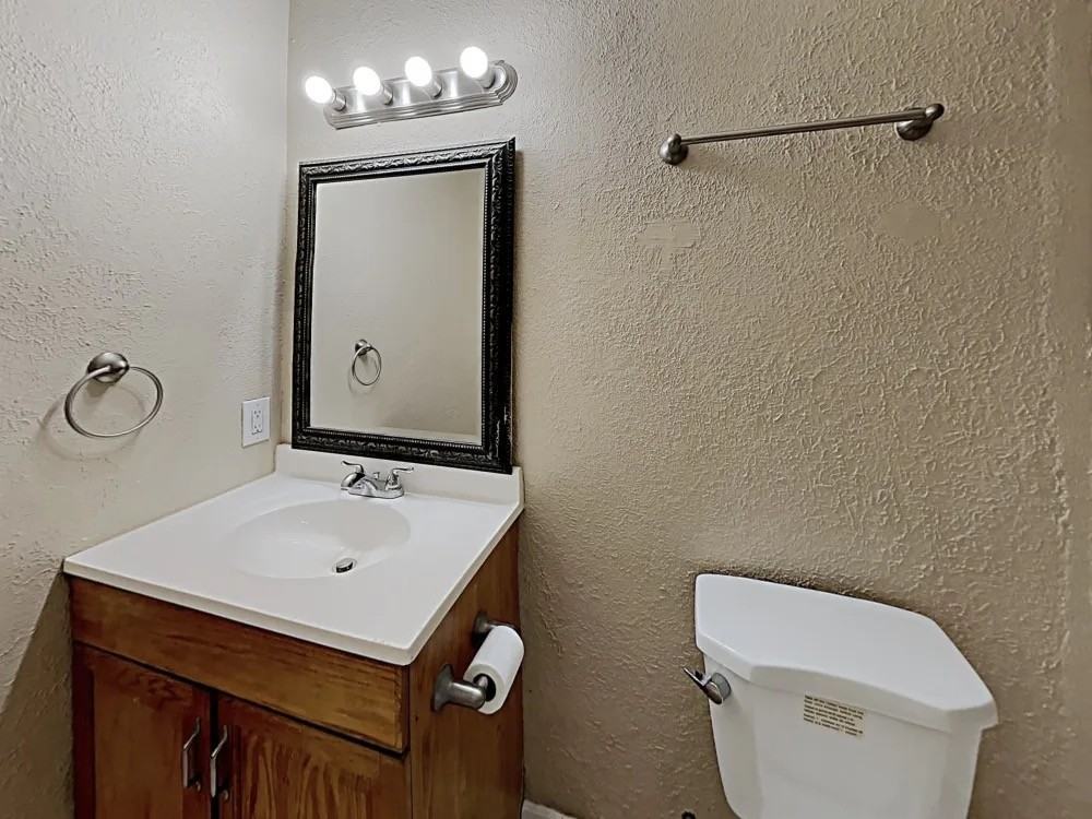 15818 Fox Springs Drive - Photo 4 of 10