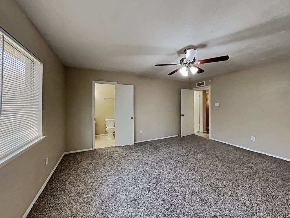 15818 Fox Springs Drive - Photo 7 of 10