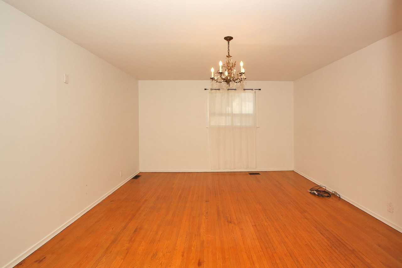 1576 Dupont Street - Photo 5 of 16