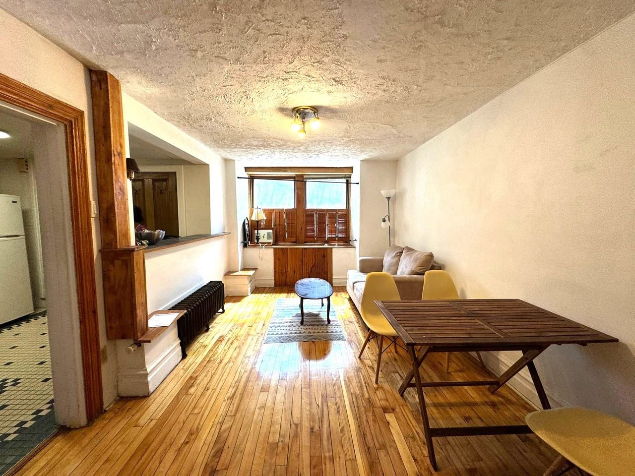 1185 Avenue Seymour #1 — photo 1
