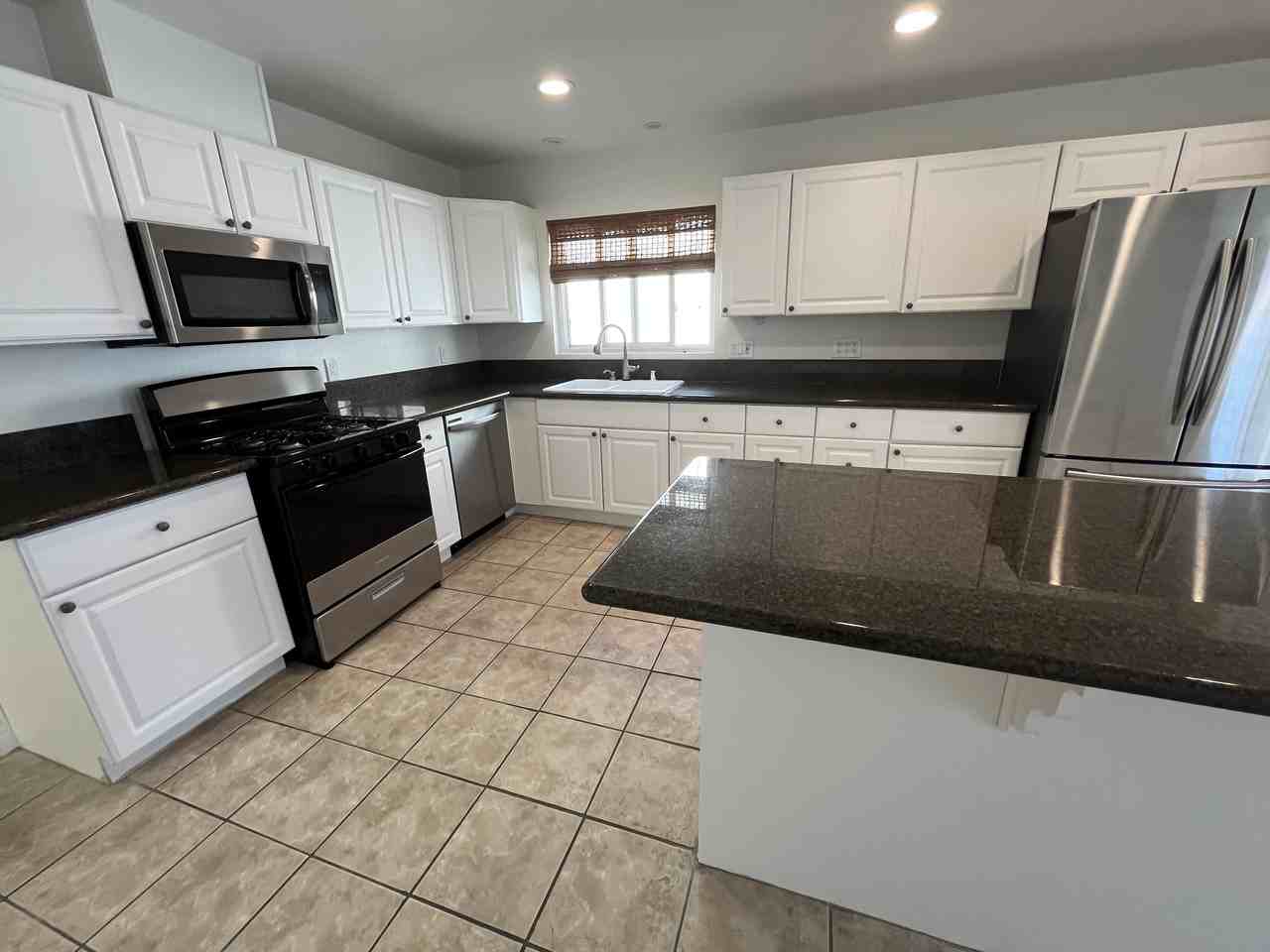 205 41st Street #B - Photo 5 of 19
