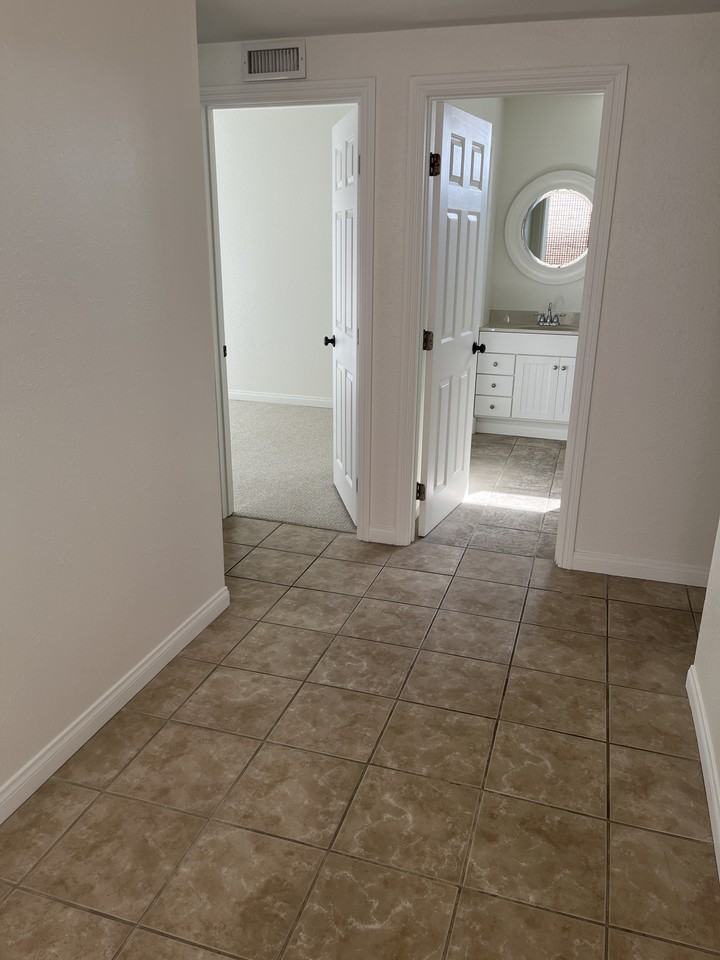 205 41st Street #B - Photo 4 of 19