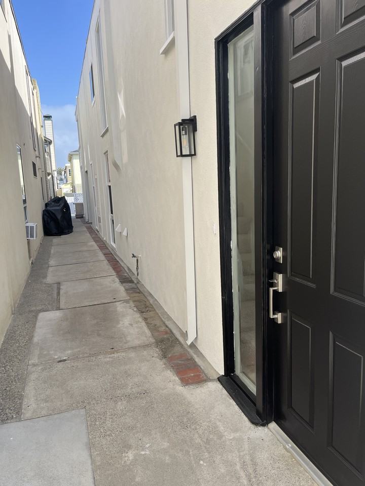 205 41st Street #B - Photo 2 of 19