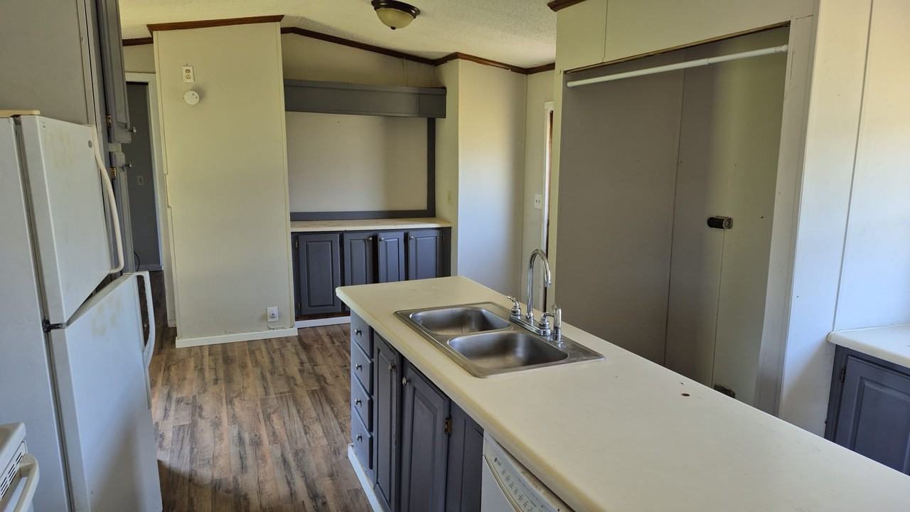 25 Moore Ln - Photo 4 of 5