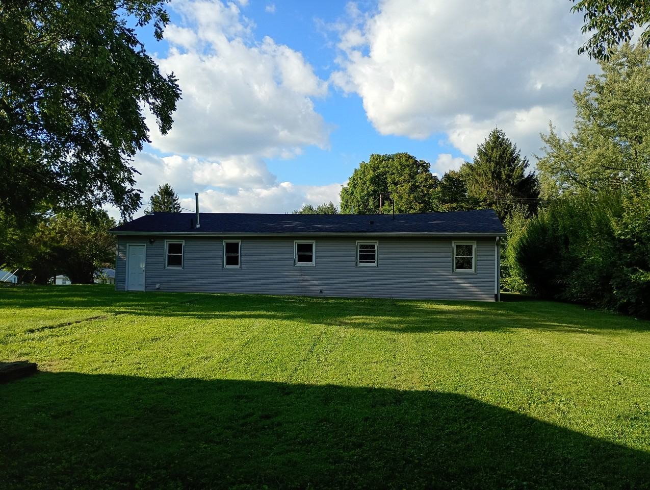 1161 River Dr - Photo 4 of 20