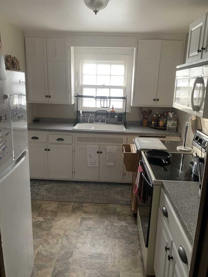 299 Sommer St - Photo 3 of 7