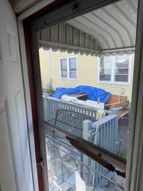 93 Gilman St - Photo 6 of 18