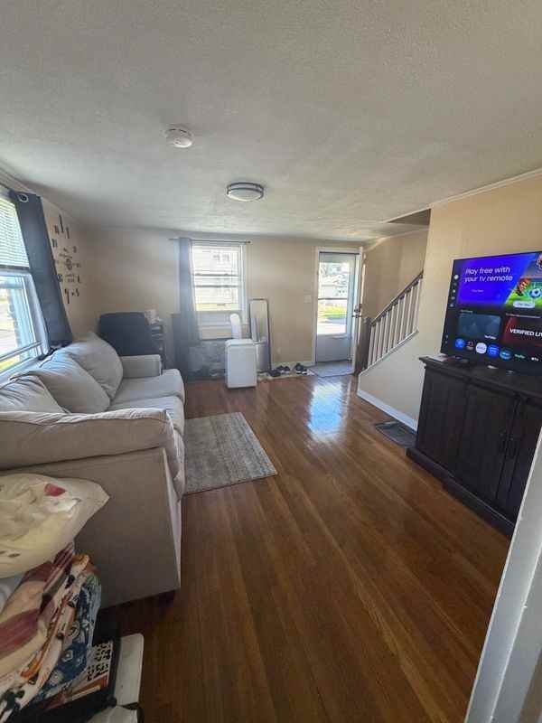 93 Gilman St - Photo 7 of 18