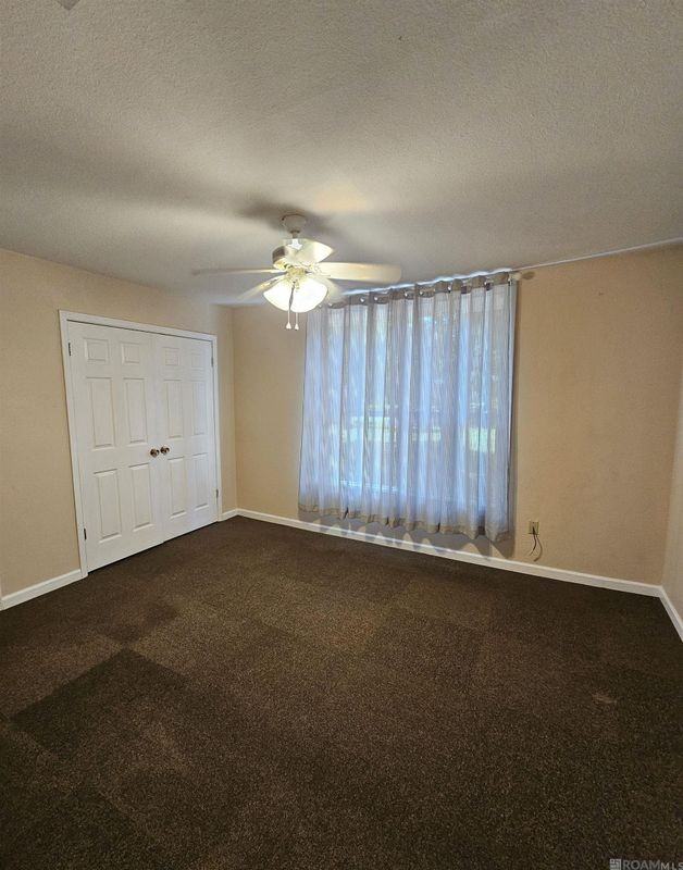 1046 Sunshine Dr - Photo 4 of 5