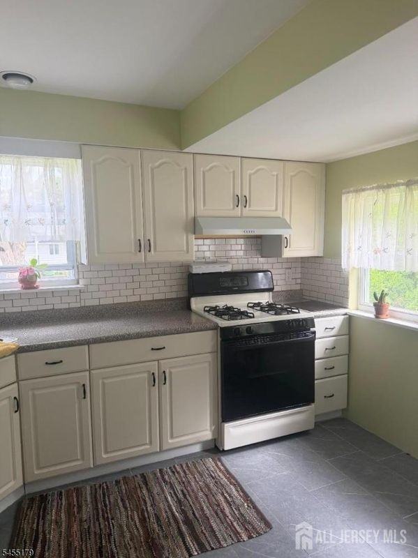 67 Oakland Ave - Photo 5 of 11