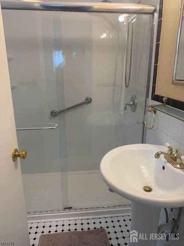 67 Oakland Ave - Photo 7 of 11