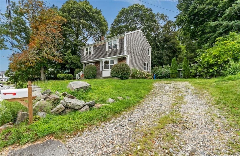 1938 Main Rd - Photo 2 of 48