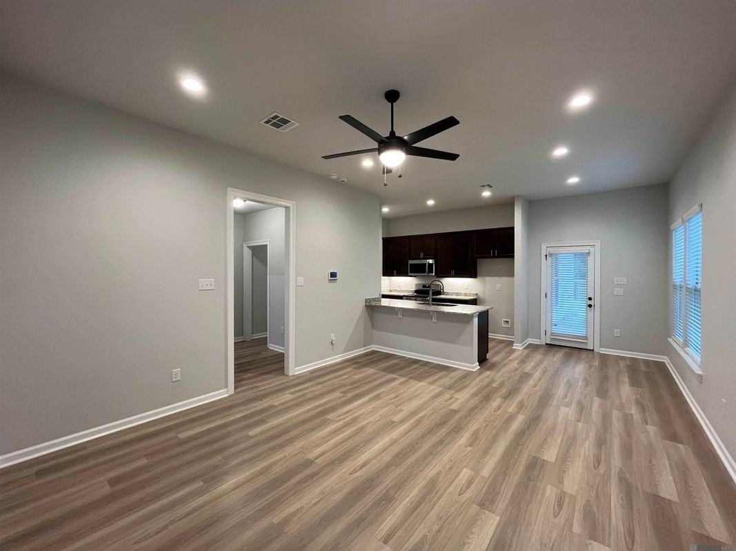 28439 Middlebrook Way - Photo 2 of 19