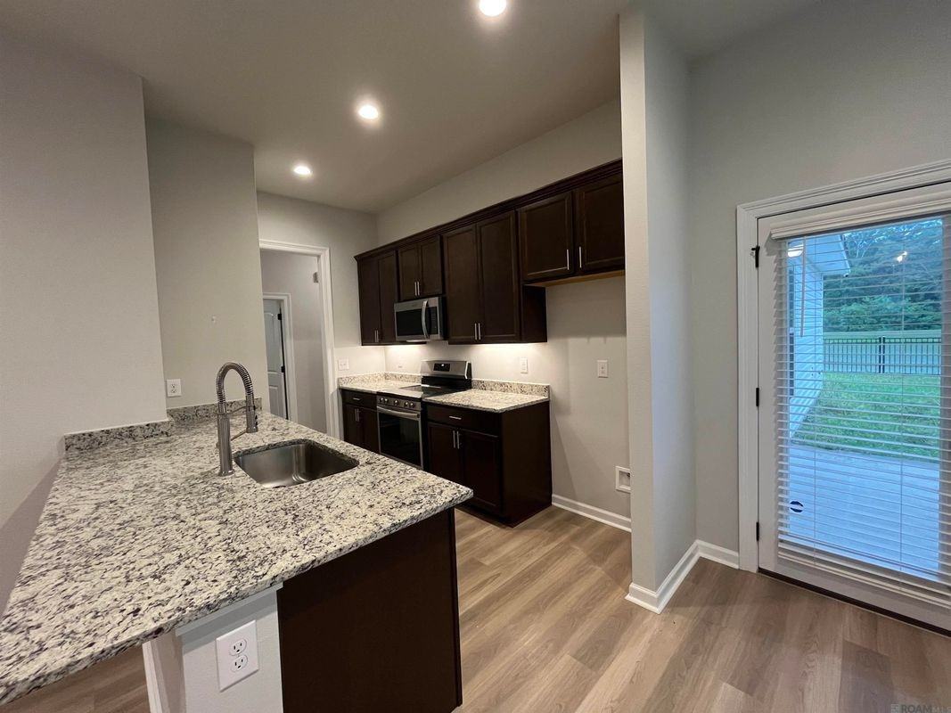 28439 Middlebrook Way - Photo 4 of 19